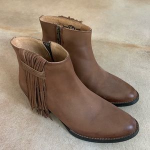 Circle G fringe boots size 9